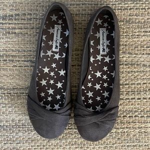 American Eagle flats